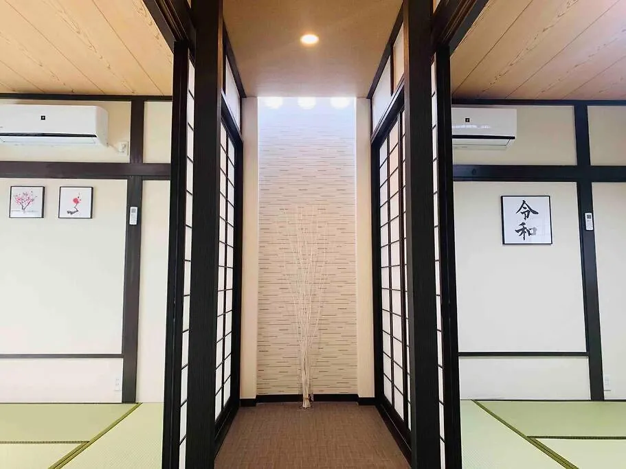 東京民泊 貸し切り一軒家 モダン和風 畳 青砥 上野 プライベート空間 最大8名 Apartment Tokyo